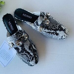 Senso Rio II Slip on Luxe Serpentcore Glam Embellished Mules 38EU 8US Black